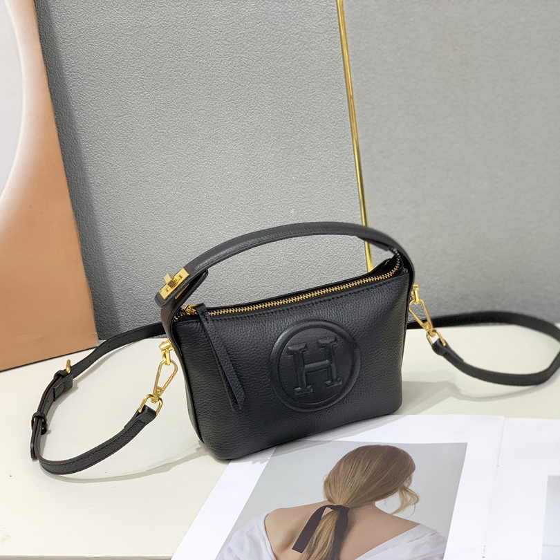 Herm猫s Crossbody bag
