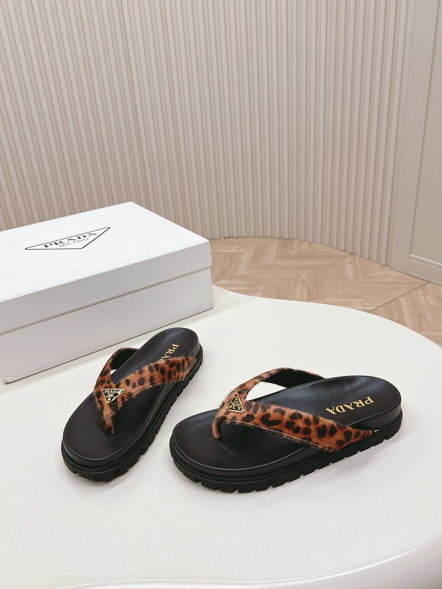 Prada Shoes Ladies' flip flops with clipped feet