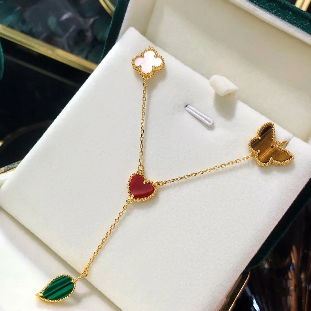 Van Cleef & Arpels Flower Necklace