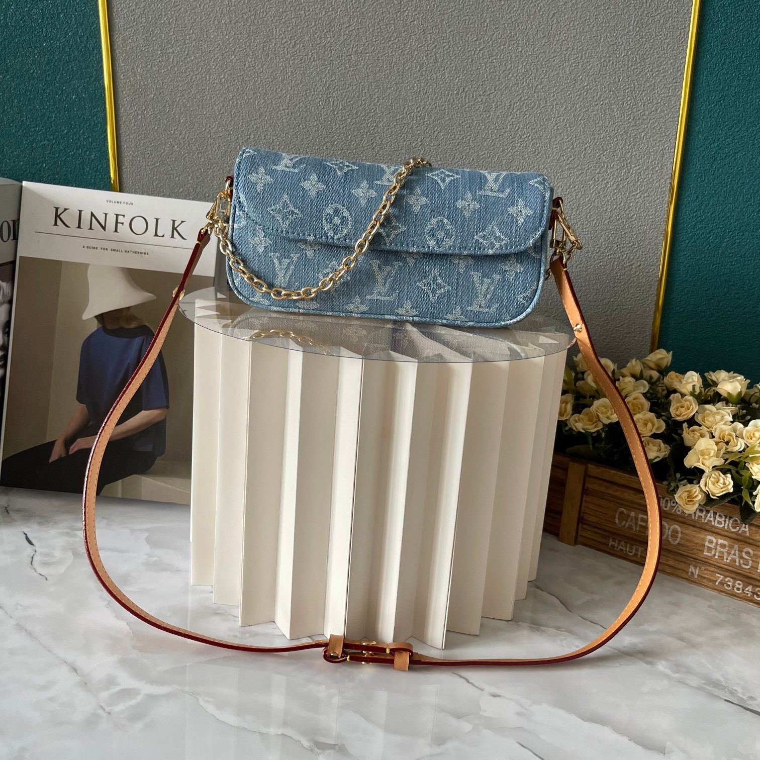 LV Wallet On Chain Ivy Bag M81911 LM021 23.5cm