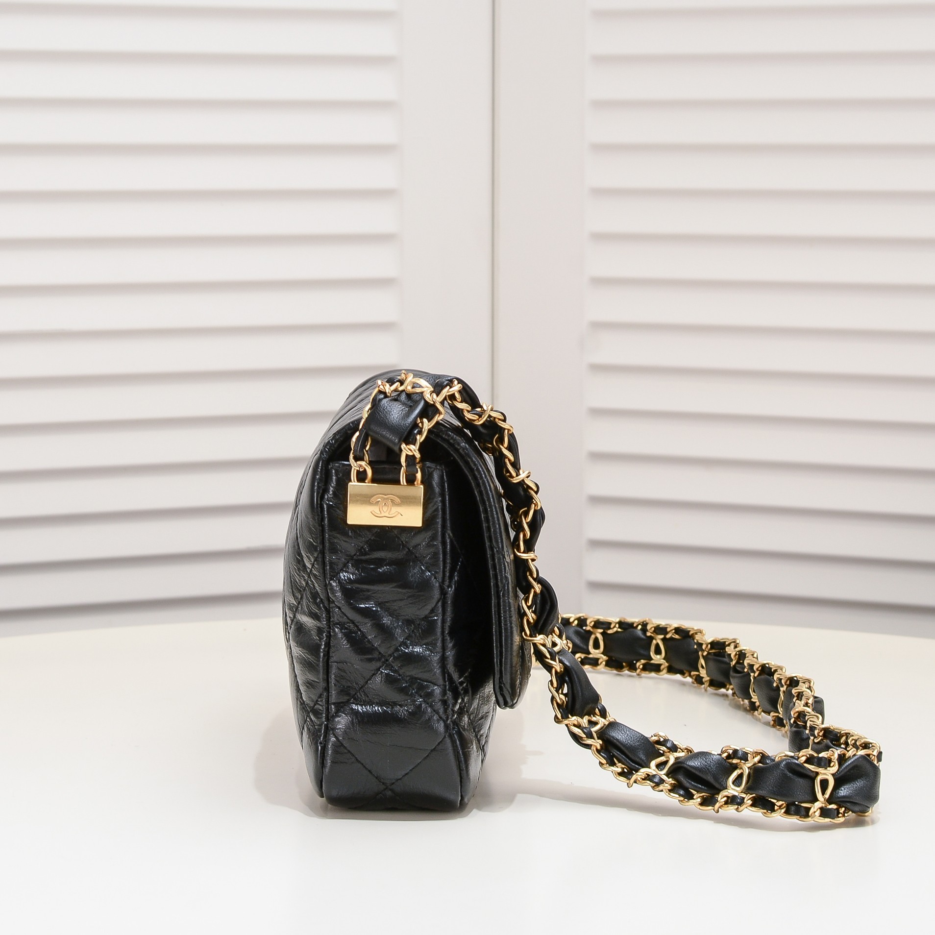 Chanel 23K Wide Shoulder Straps Shoulder Bag Handbag