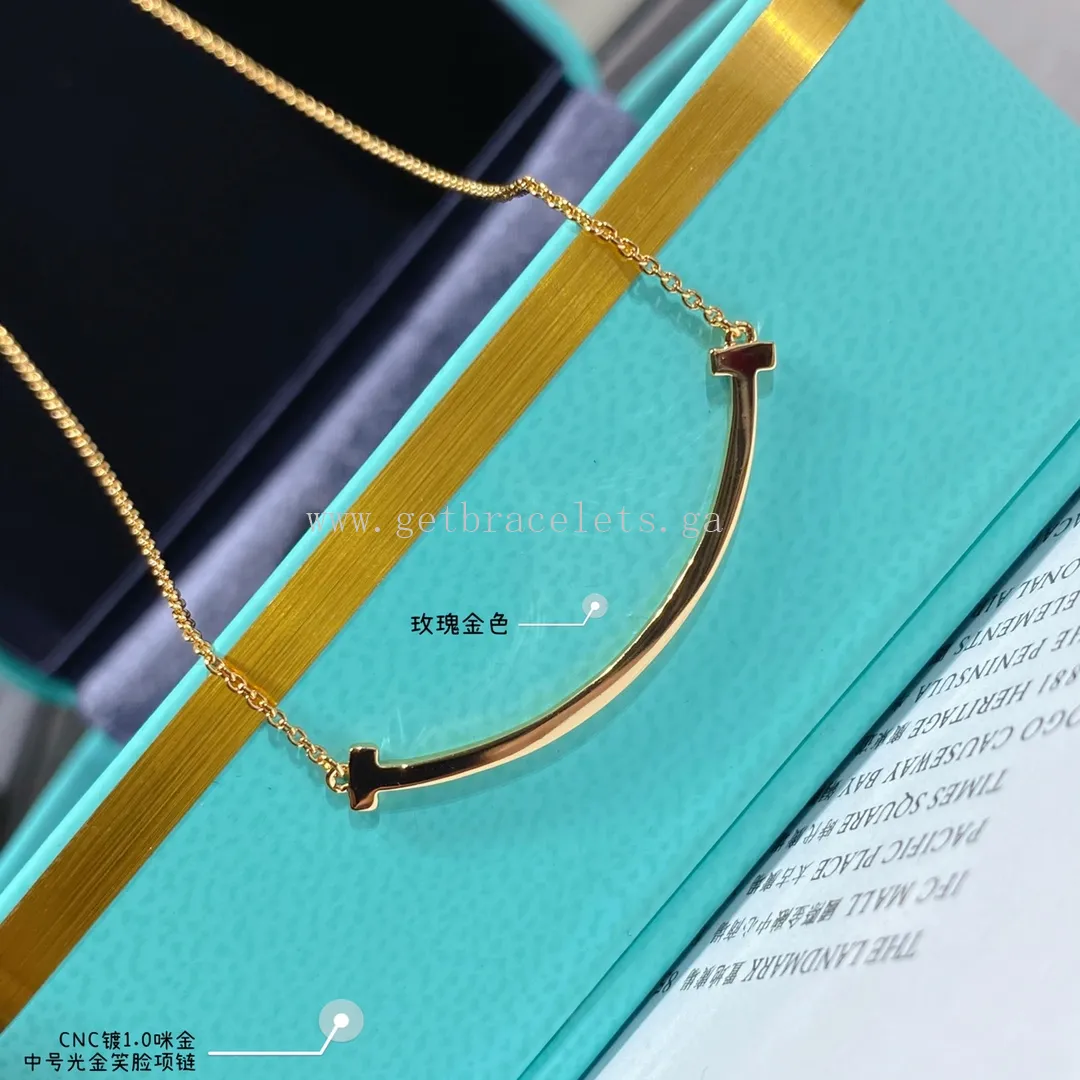 Tiffany T Medium Smile Pendant Yellow Gold/Rose Gold/White Gold
