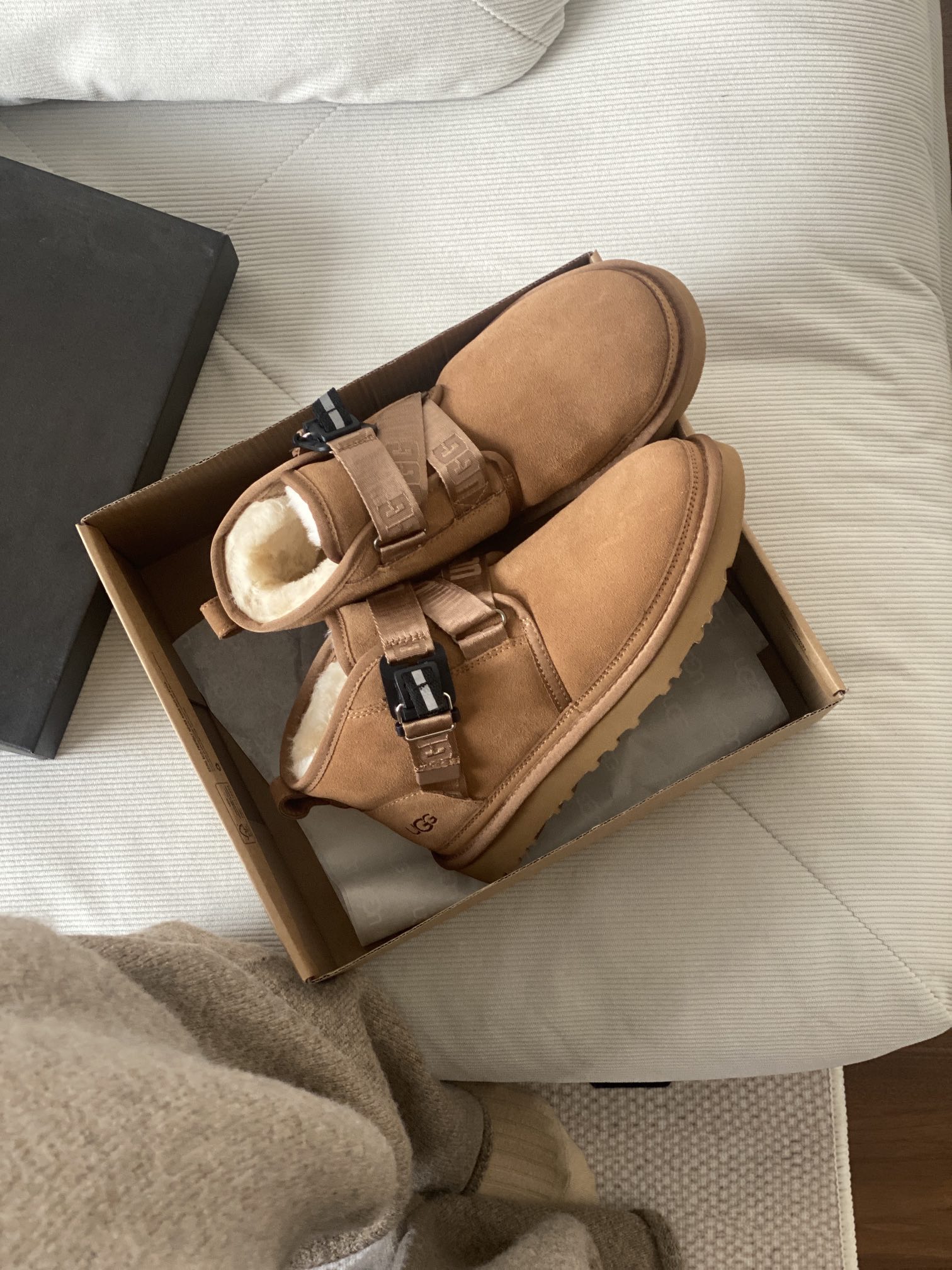 UGG shoes 028 BY042