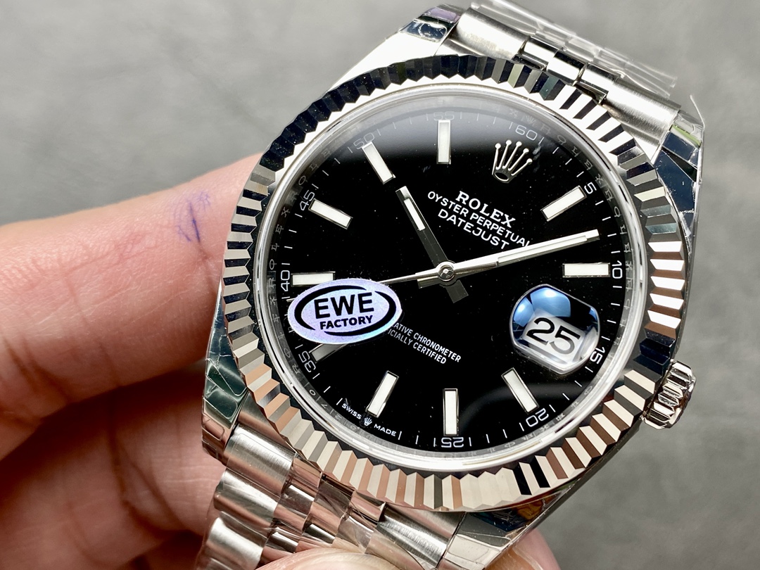 Rolex Datejust 41mm Stainless Steel 126334 0018 Black Index Jubilee