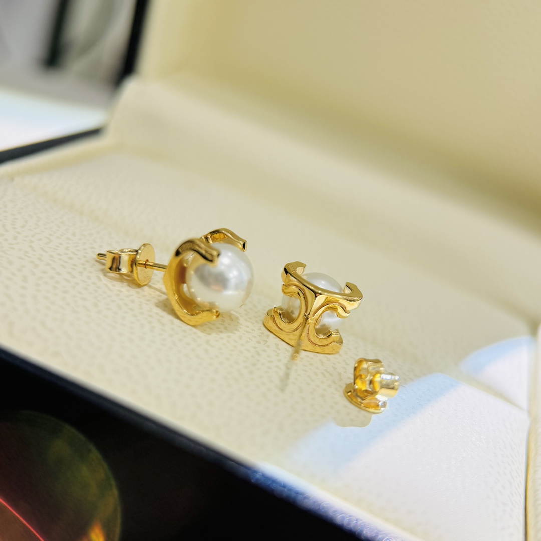 Cartier Earring 001