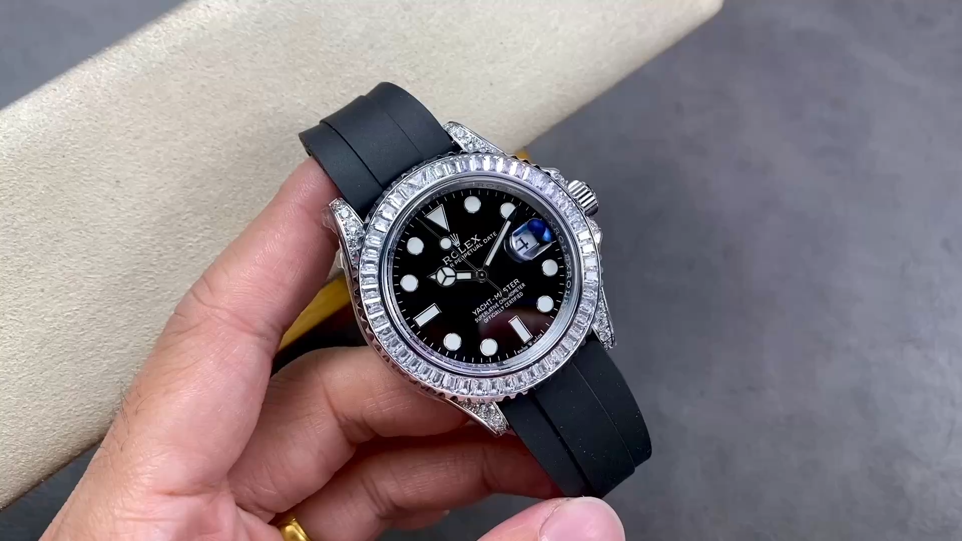 Rolex Yacht Master White Gold 42mm 226679TBR Bagutte bezel Black Dial