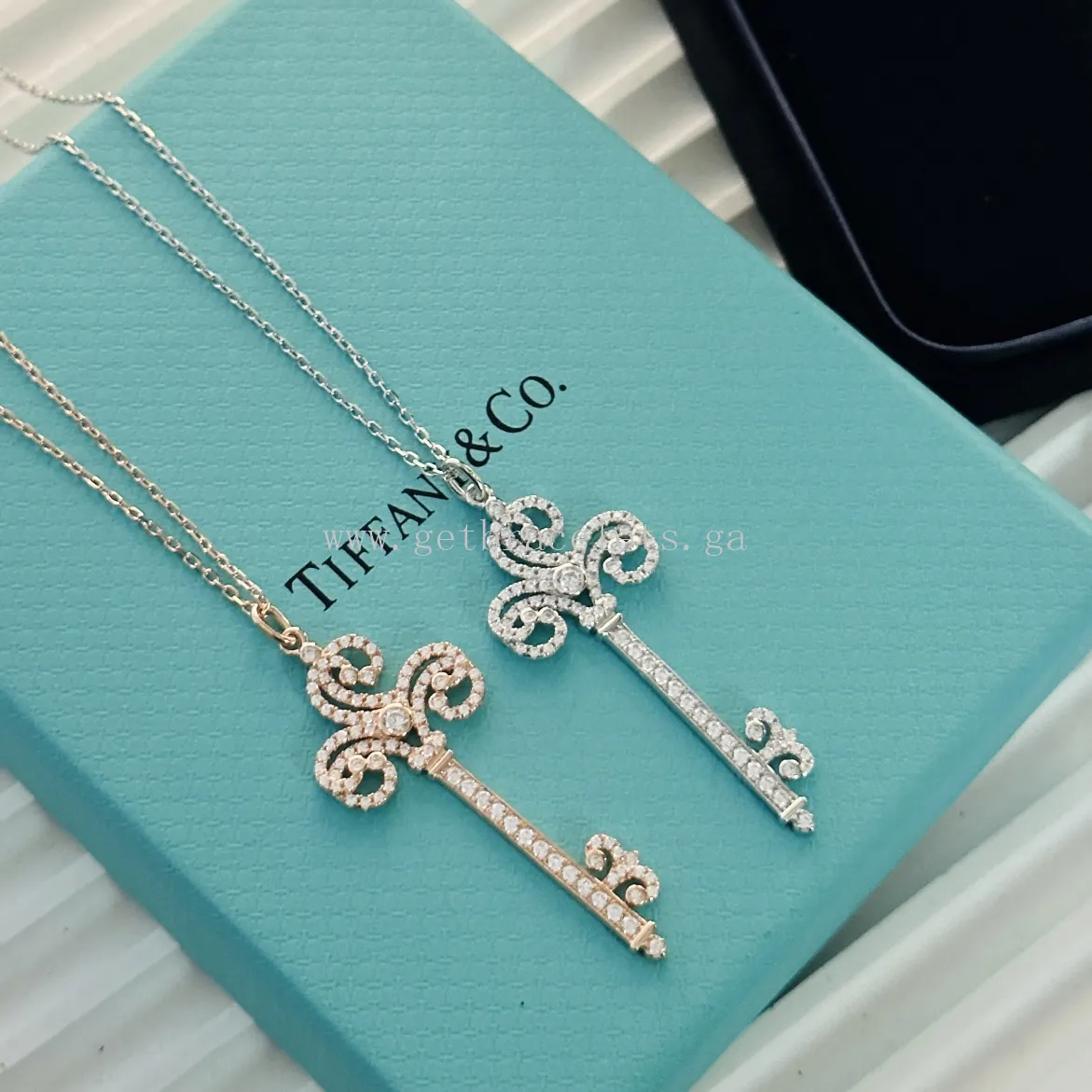 Tiffany Keys Fleur de Lis Key Pendant Rose Gold/White Gold