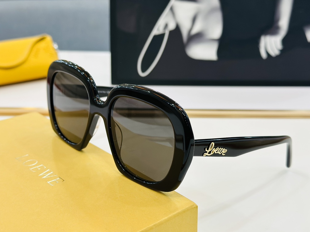 Loewe Sunglasses LW50056 SM051