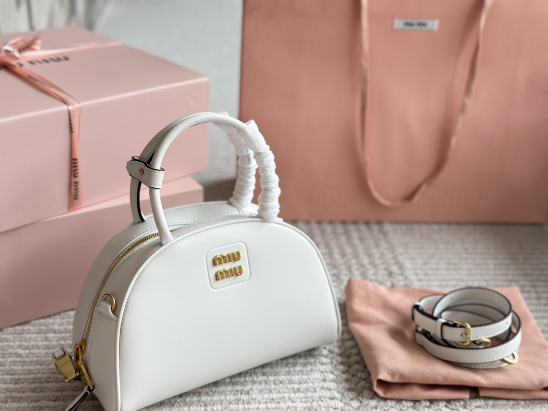 Miu Miu Handbag 008 LLS571 21cm