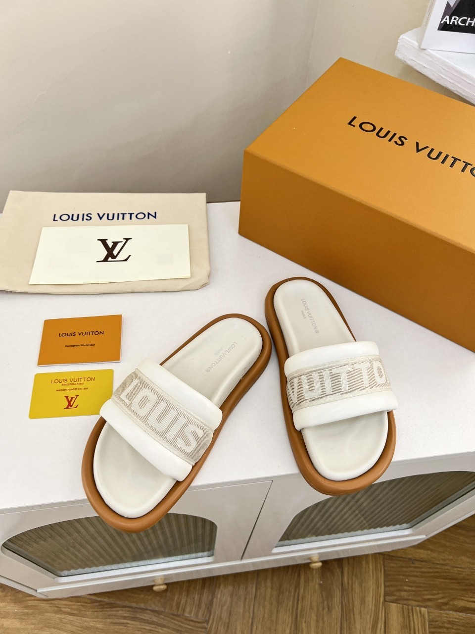 Louis Vuitton Shoes Spring and summer new couple slippers