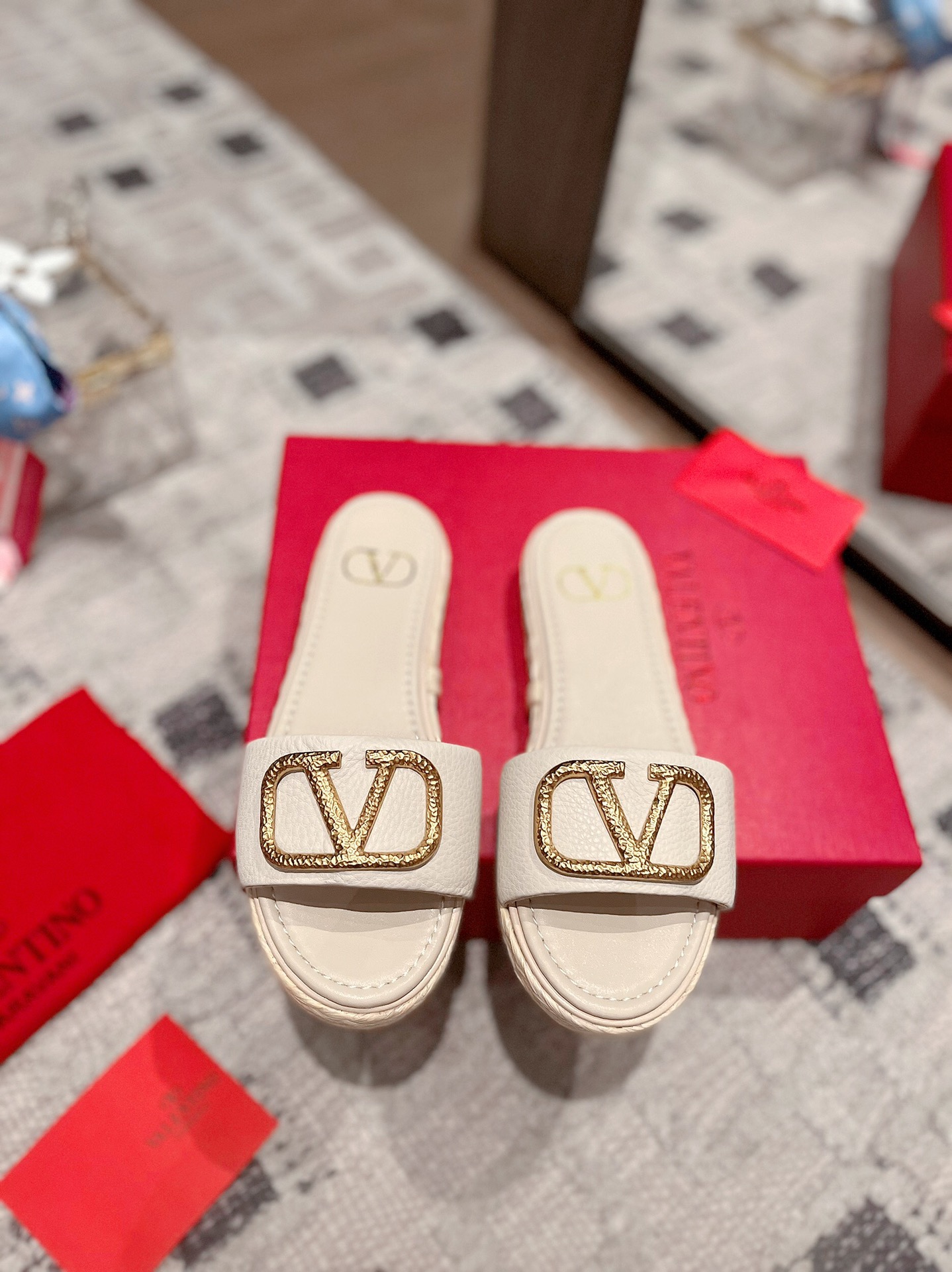 Valentino shoes 011 XM 042