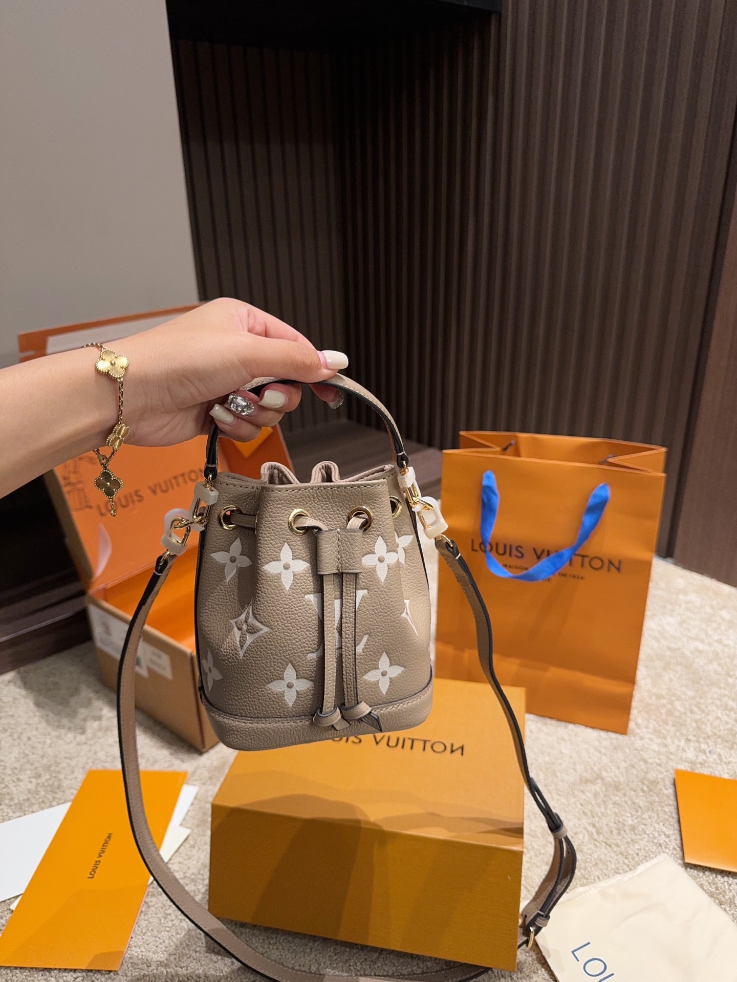 LV Nano No茅 Bag 072 DB542 16cm